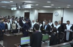 柯文哲庭审画面公开,台湾网友:“剪成16段,生怕我们看到真相吗?”